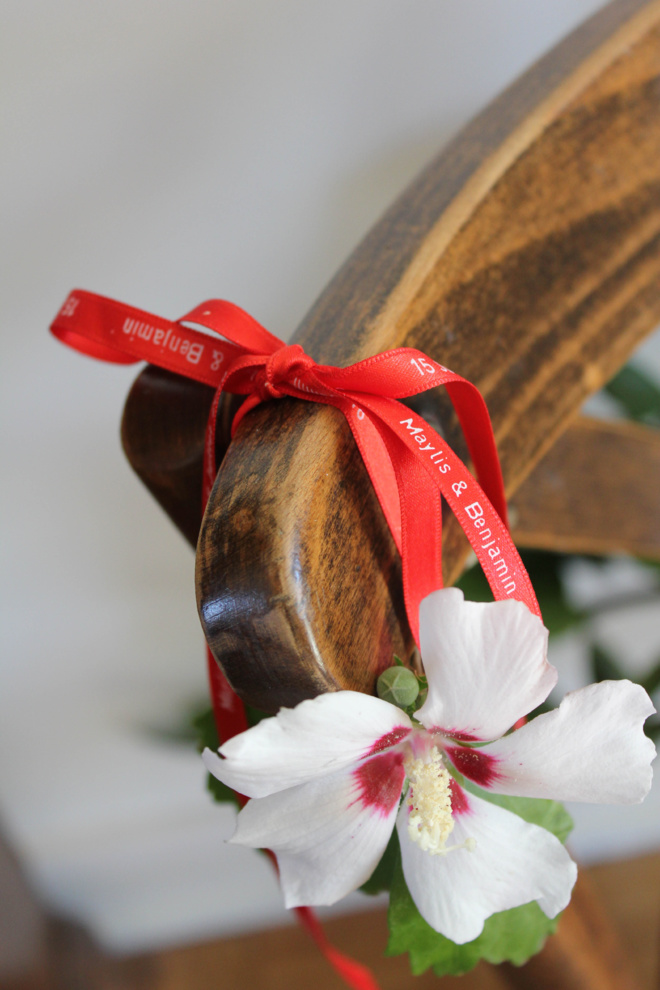 Décorez vos chaises lors de vos réceptions et cérémonies ! Décorez vos chaises lors de vos réceptions et cérémonies !