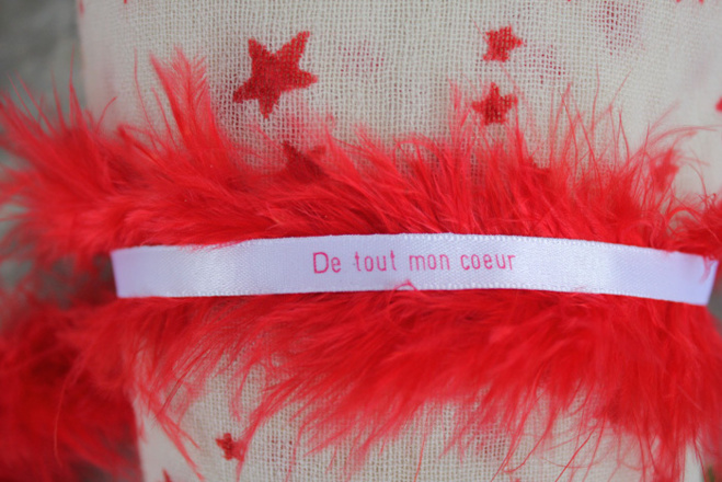 Personnalisez vos cadeaux avec des rubans en satin Personnalisez vos cadeaux avec des rubans en satin