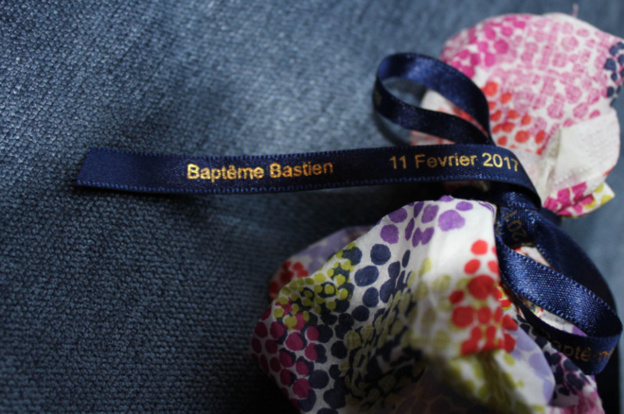 Annoncez la naissance de votre enfant avec des rubans personnalisés ! Annoncez la naissance de votre enfant avec des rubans personnalisés !
