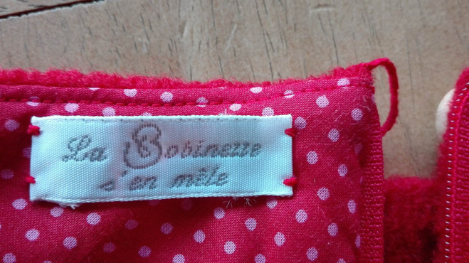 Reproduisez votre logo sur des étiquettes tissées fantaisies ! Reproduisez votre logo sur des étiquettes tissées fantaisies !