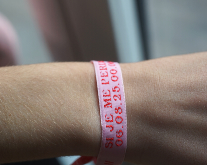 Partez sereinement en vacances avec nos bracelets personnalisés ! Partez sereinement en vacances avec nos bracelets personnalisés !